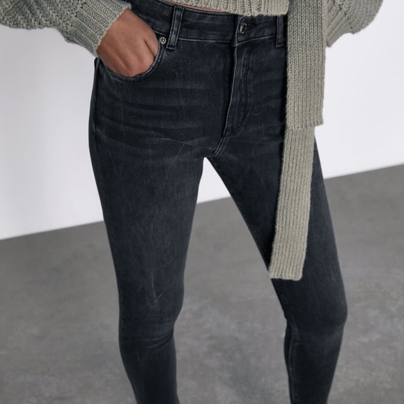 Jeans - Picture 2 of 4